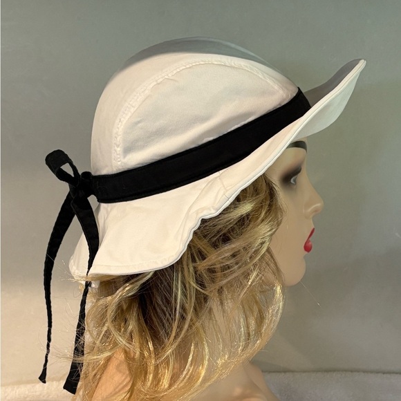 Callaway White Golf Sun Hat with Black Ribbon - Women's OS - Adjustable - Picture 5 of 8